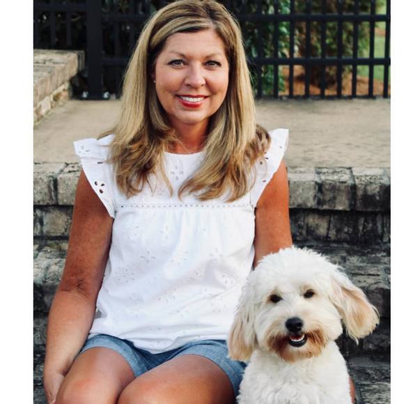 Meet your Posher, Kim - Picture 1 of 1